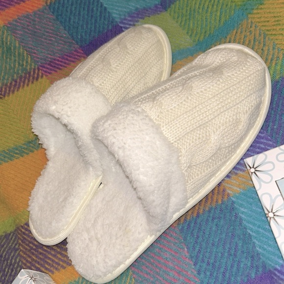 NEW ALCHEMY FOOT CARE SET - SLIPPERS , FOOT CREAM , SOAK - Picture 2 of 3